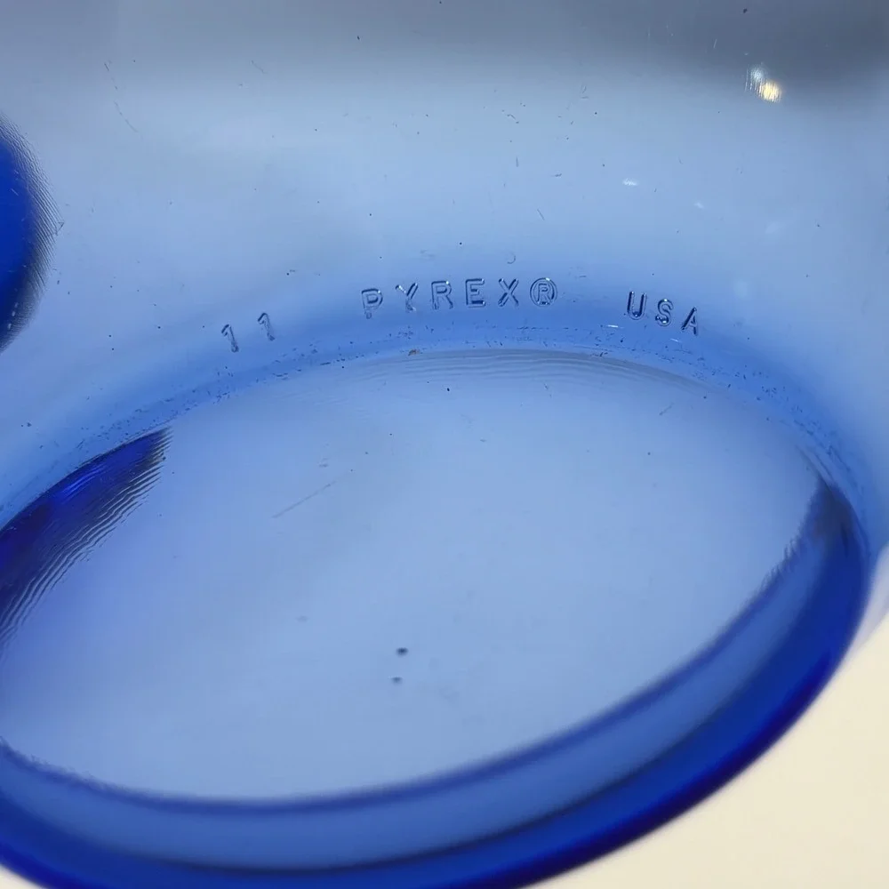 Pyrex Festiva Cobalt Blue 7.5